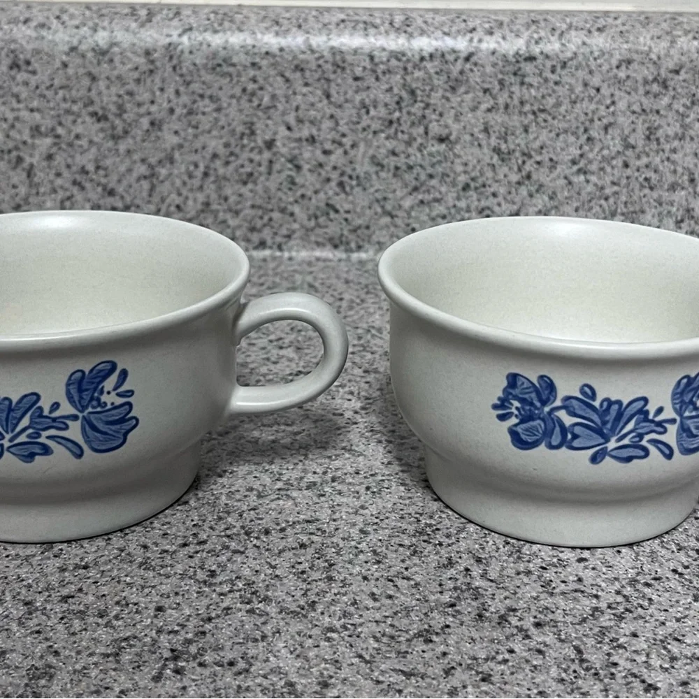Pfaltzgraff Yorktowne Pattern Blue and White Ceramic Mugs & Saucers - Picture 4 of 16